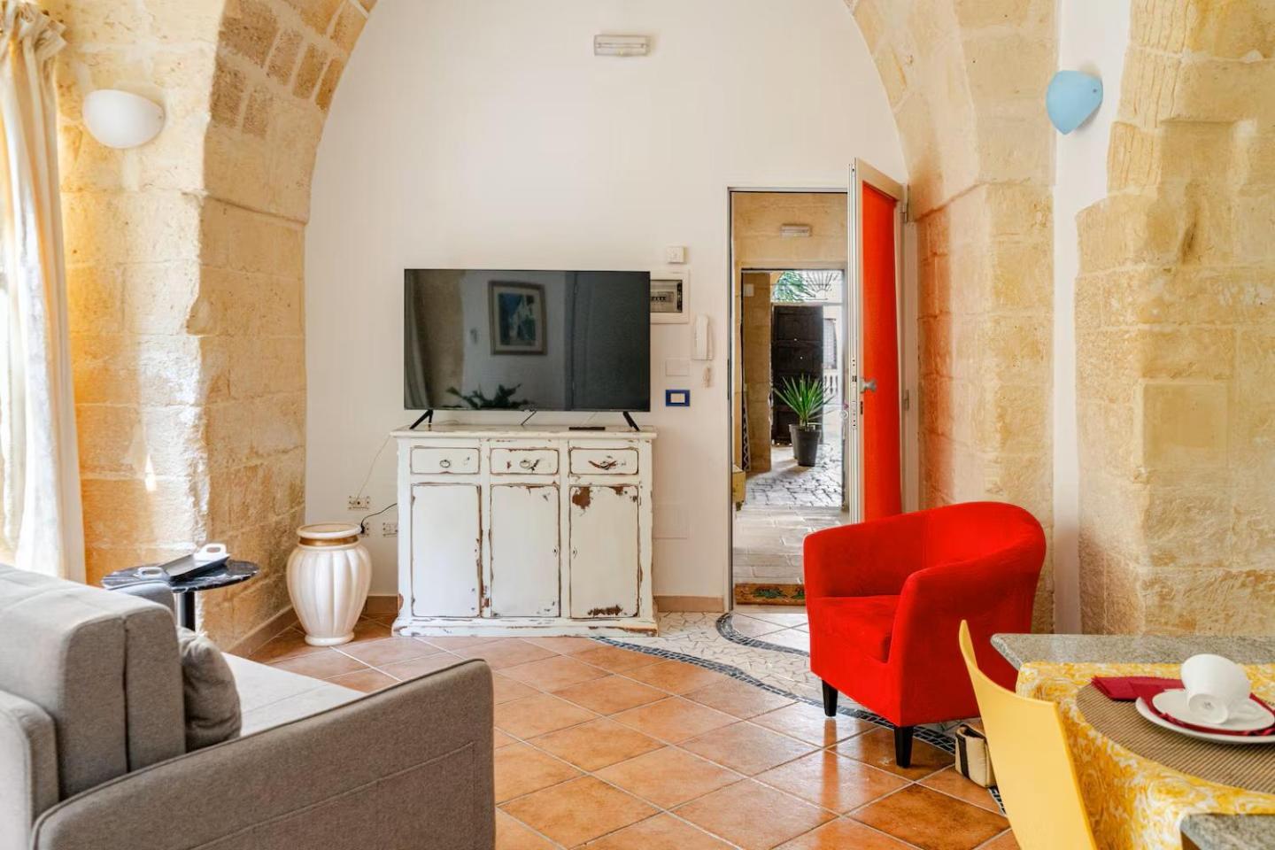 B&B Corte Dei Memoli Di Margiotta Giuseppina Лече Екстериор снимка