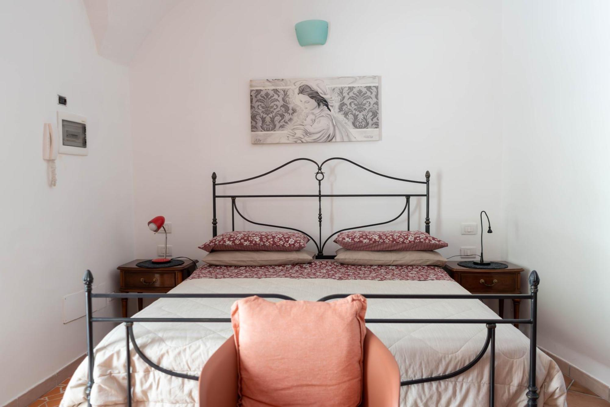 B&B Corte Dei Memoli Di Margiotta Giuseppina Лече Екстериор снимка