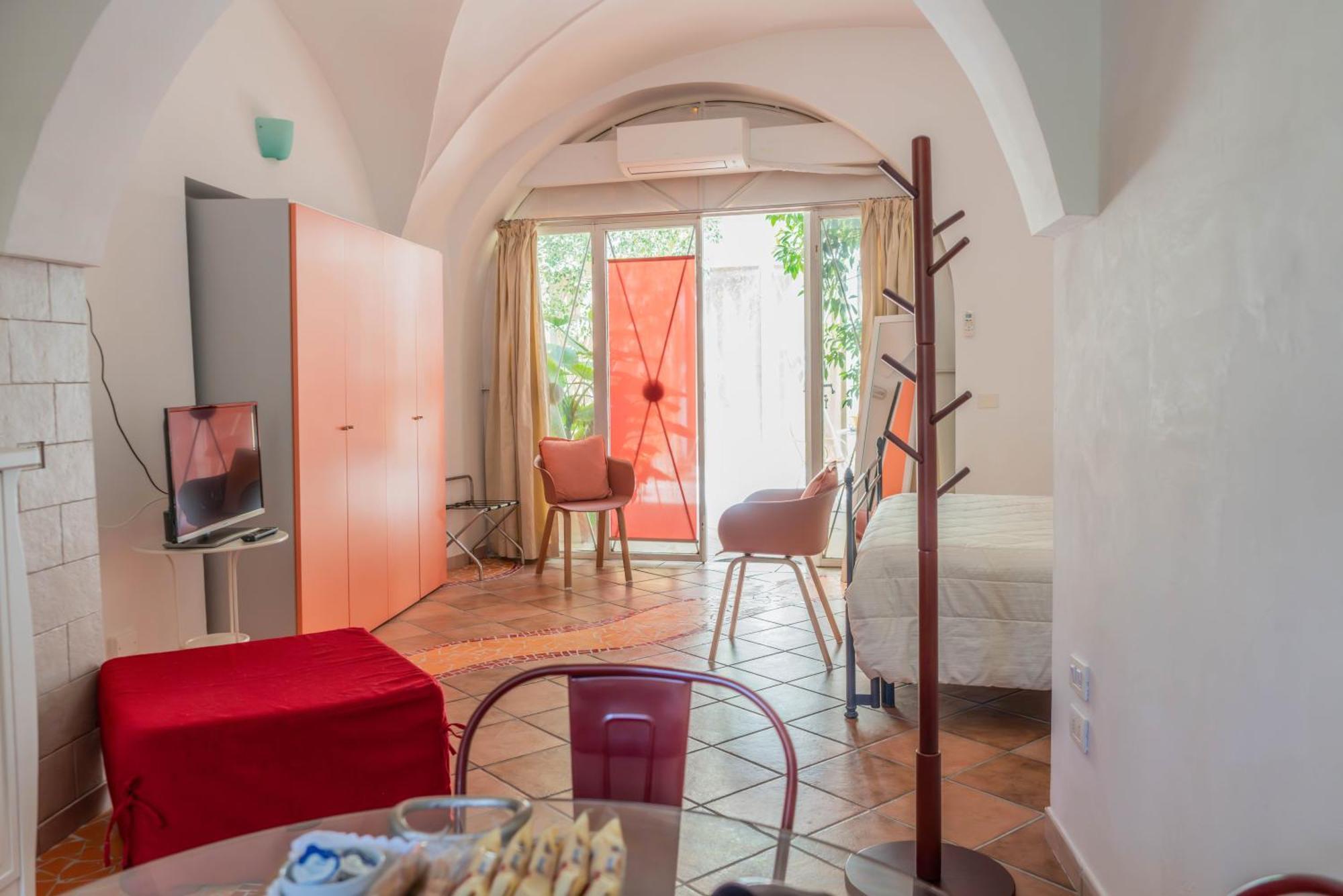 B&B Corte Dei Memoli Di Margiotta Giuseppina Лече Екстериор снимка