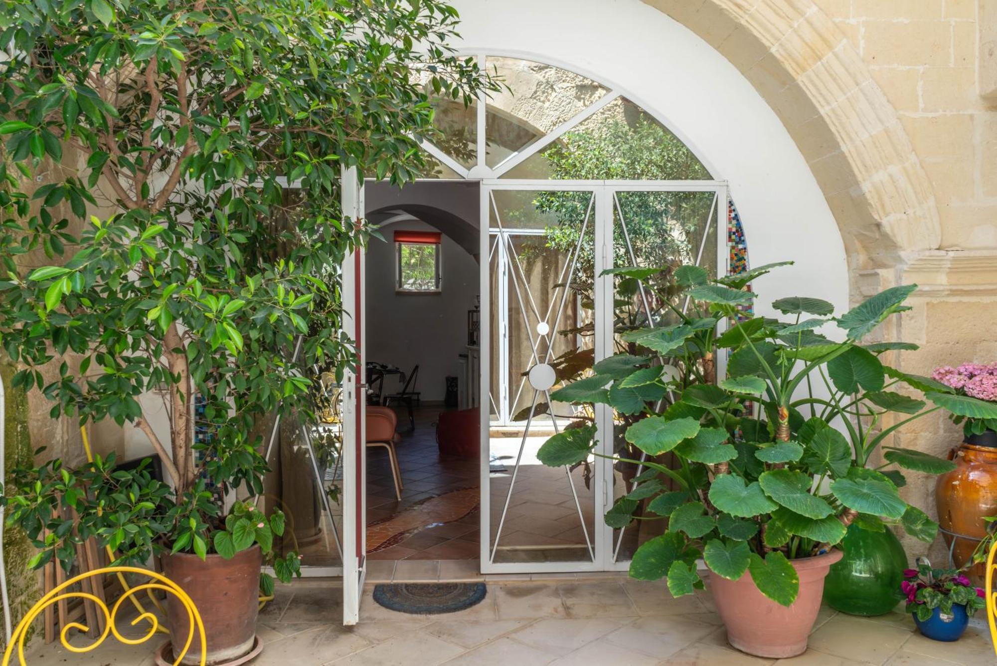 B&B Corte Dei Memoli Di Margiotta Giuseppina Лече Екстериор снимка