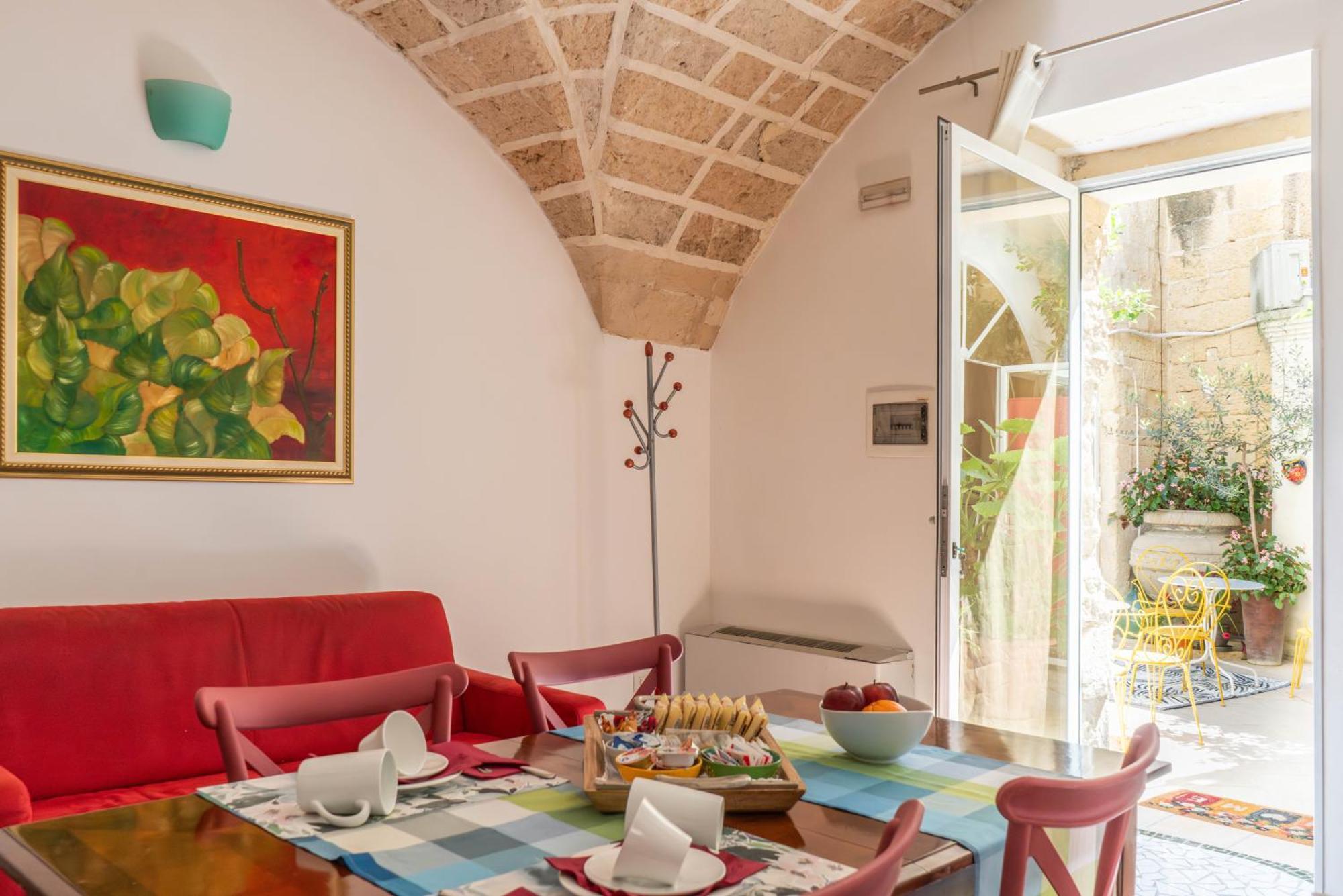 B&B Corte Dei Memoli Di Margiotta Giuseppina Лече Екстериор снимка