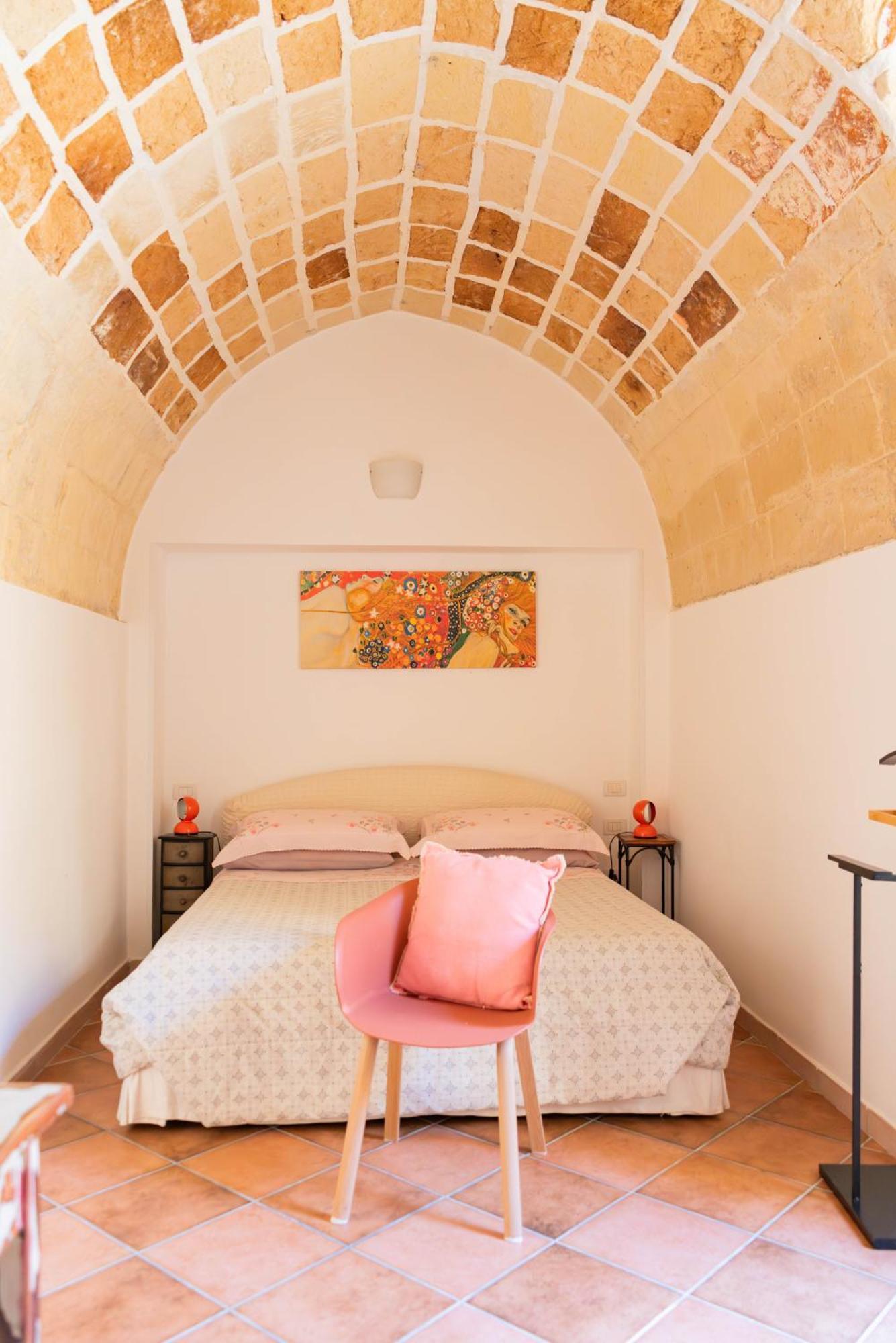 B&B Corte Dei Memoli Di Margiotta Giuseppina Лече Екстериор снимка
