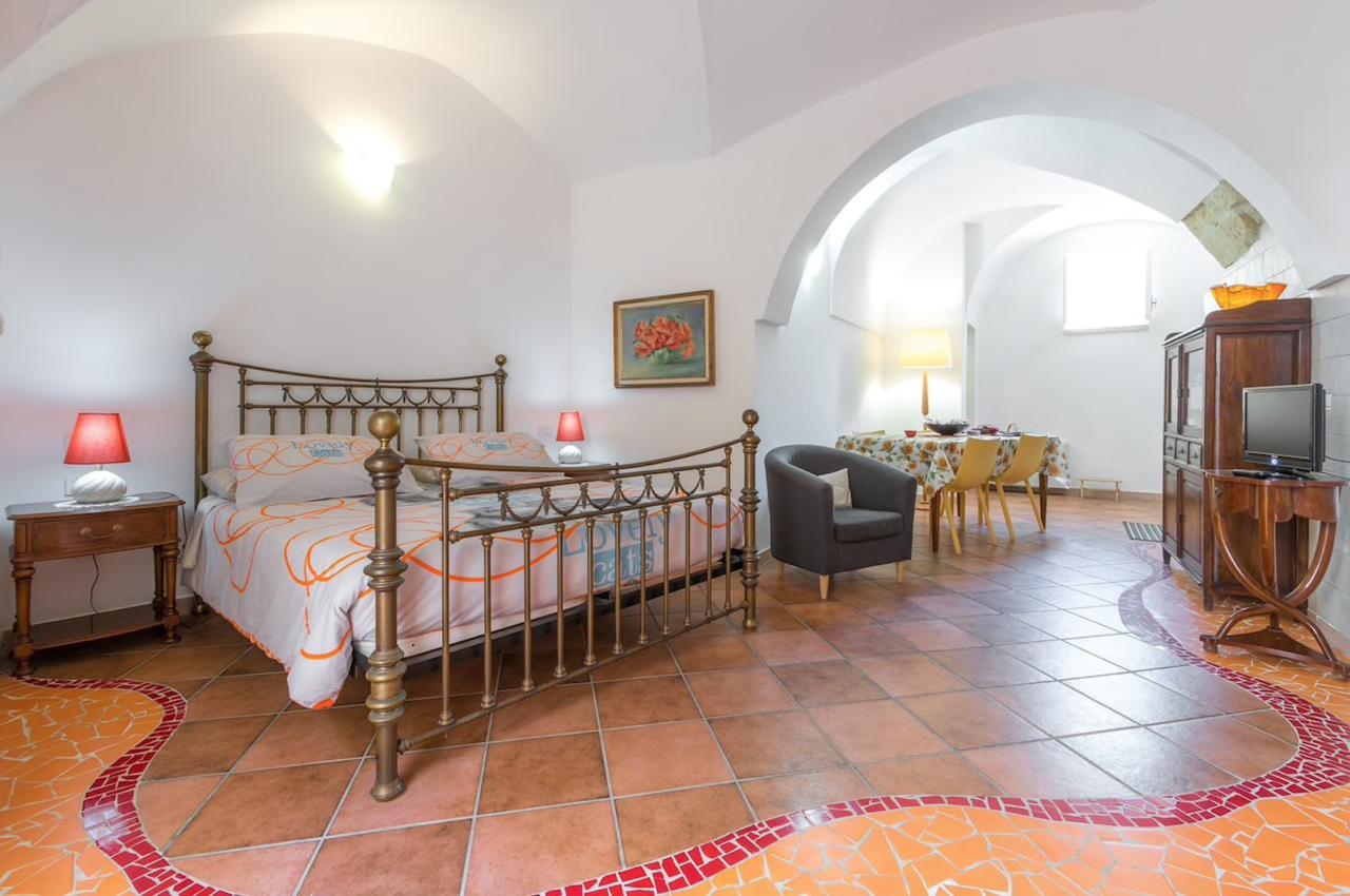 B&B Corte Dei Memoli Di Margiotta Giuseppina Лече Екстериор снимка