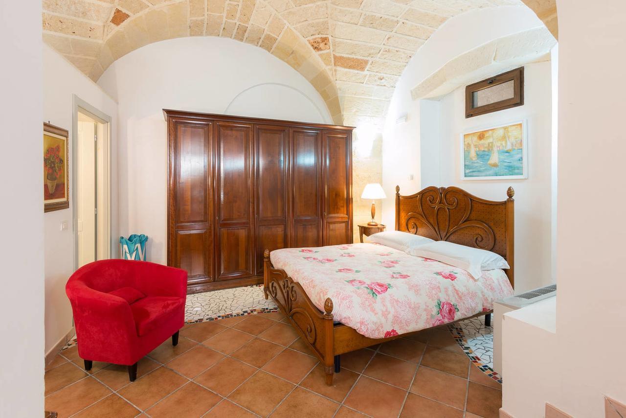 B&B Corte Dei Memoli Di Margiotta Giuseppina Лече Екстериор снимка